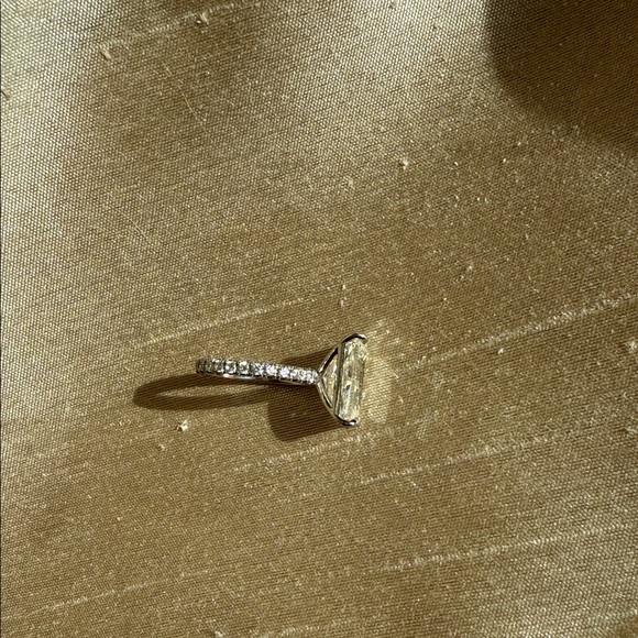 14KT WHITE GOLD RING - Picture 6 of 6